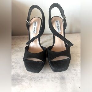 Steve Madden Platform High Heels in Black. Size 7.5.